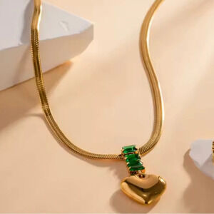 Retro Styled Heart Pendant With Stunning Green Crystals Necklace - New